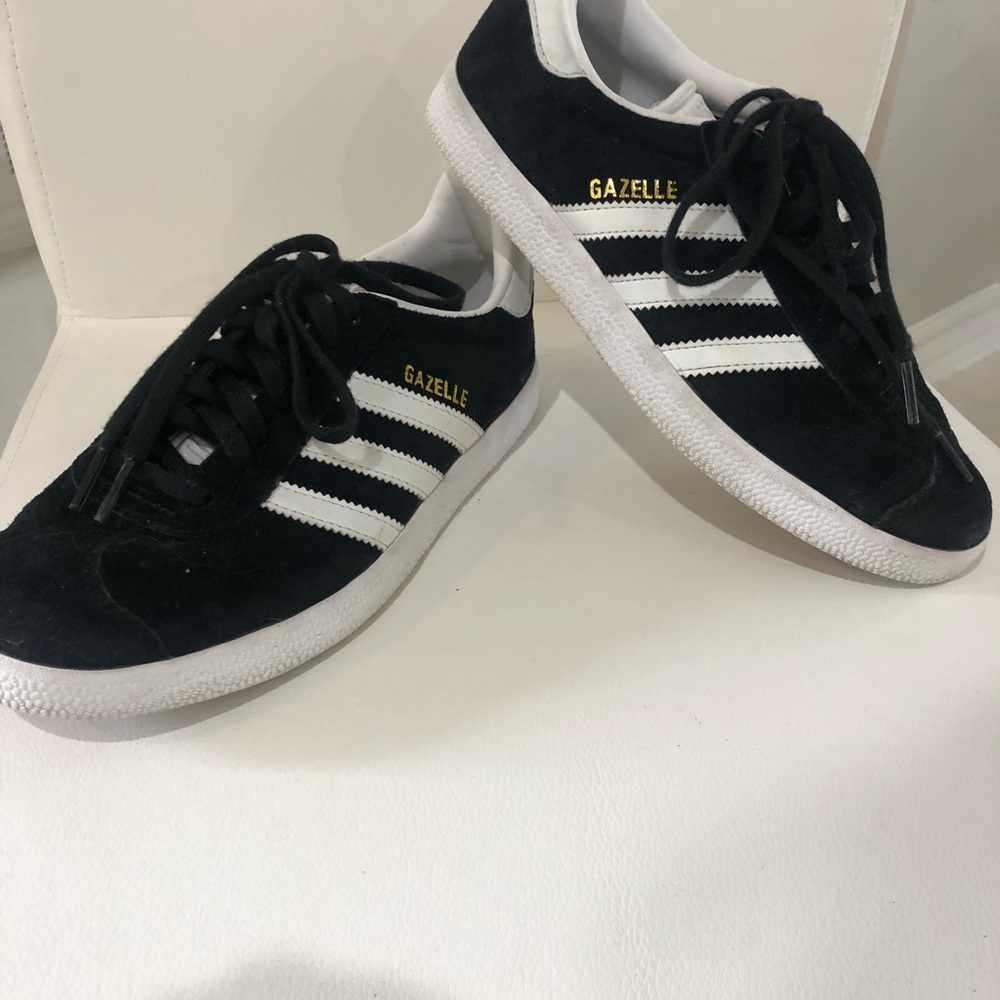 Adidas Gazelle black suede size 7.5